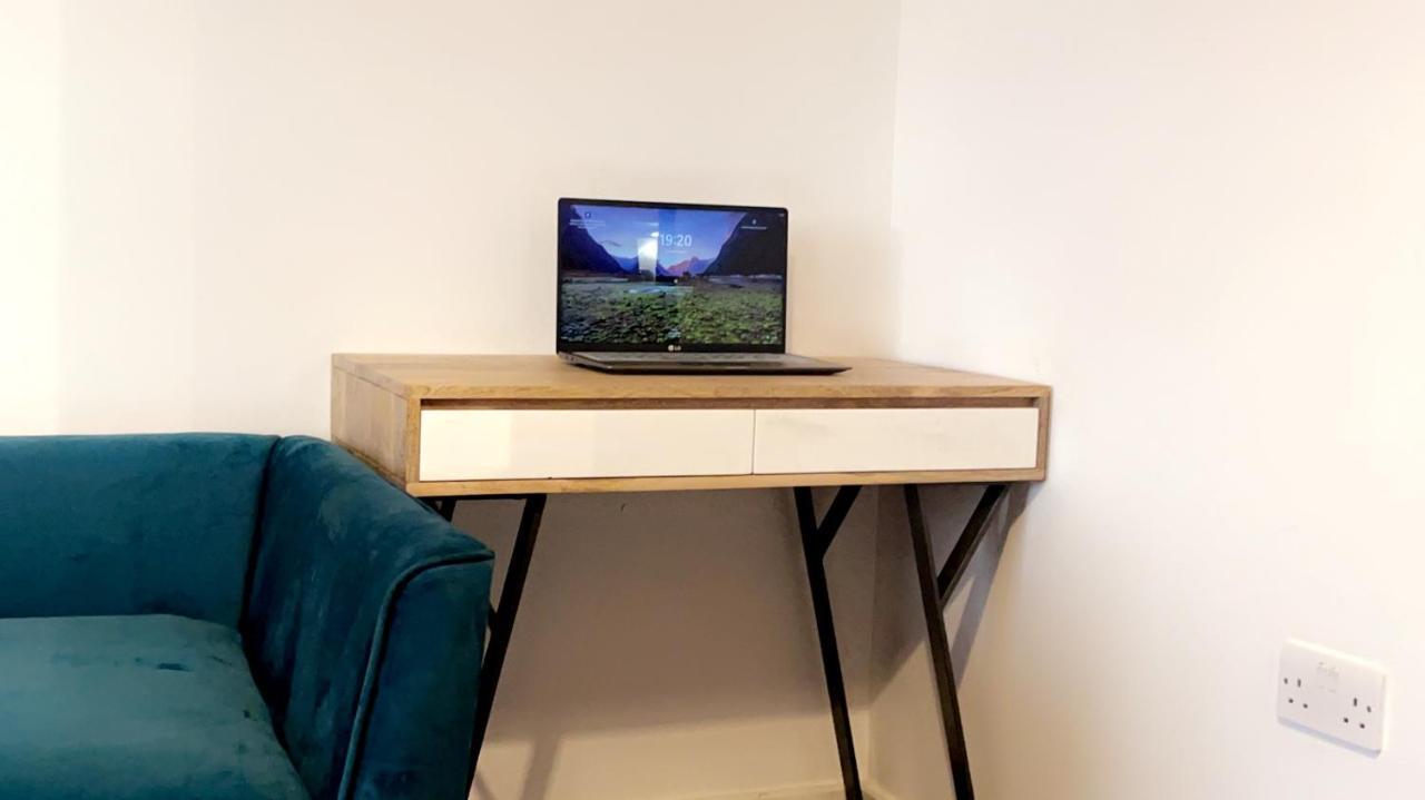 Luxury 1 Bed Apartment With Parking แมนเชสเตอร์ ภายนอก รูปภาพ